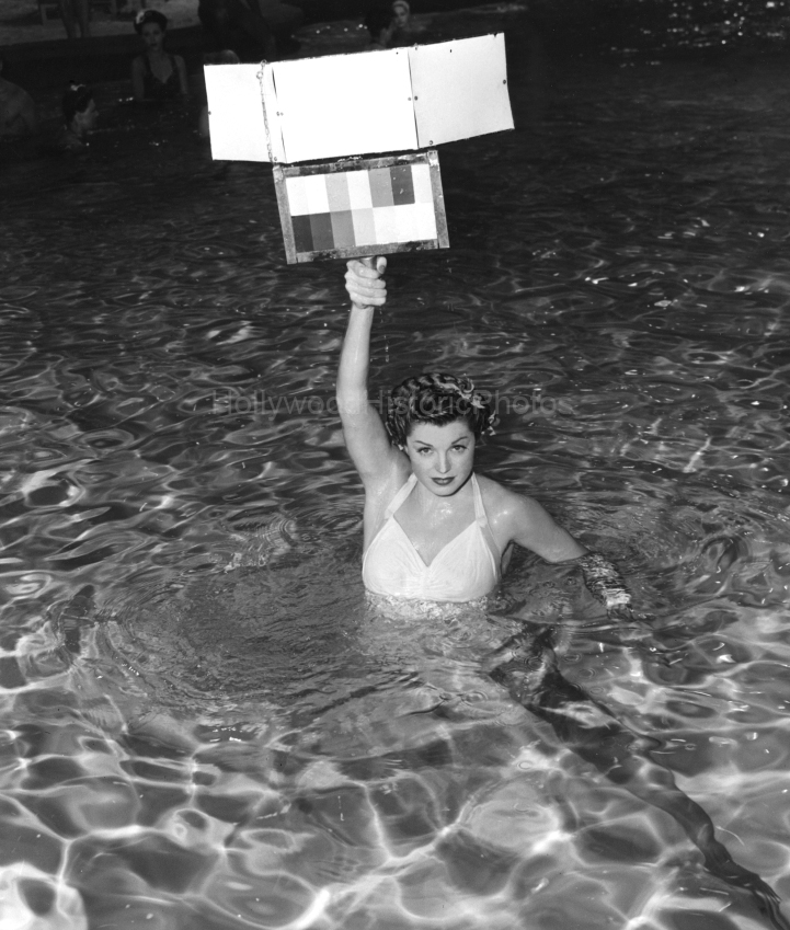 Esther Williams 1944 WM.jpg